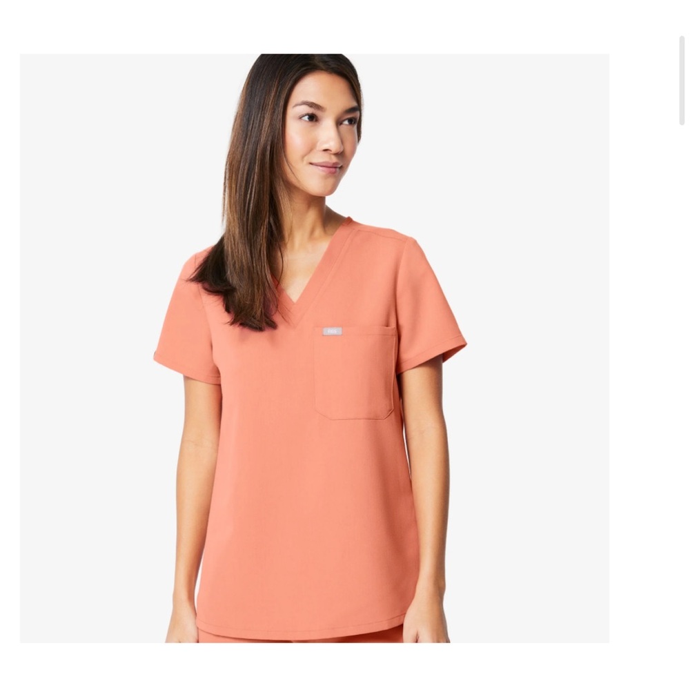 Figs Short Sleeve V-Neck Scrub Set in Coral